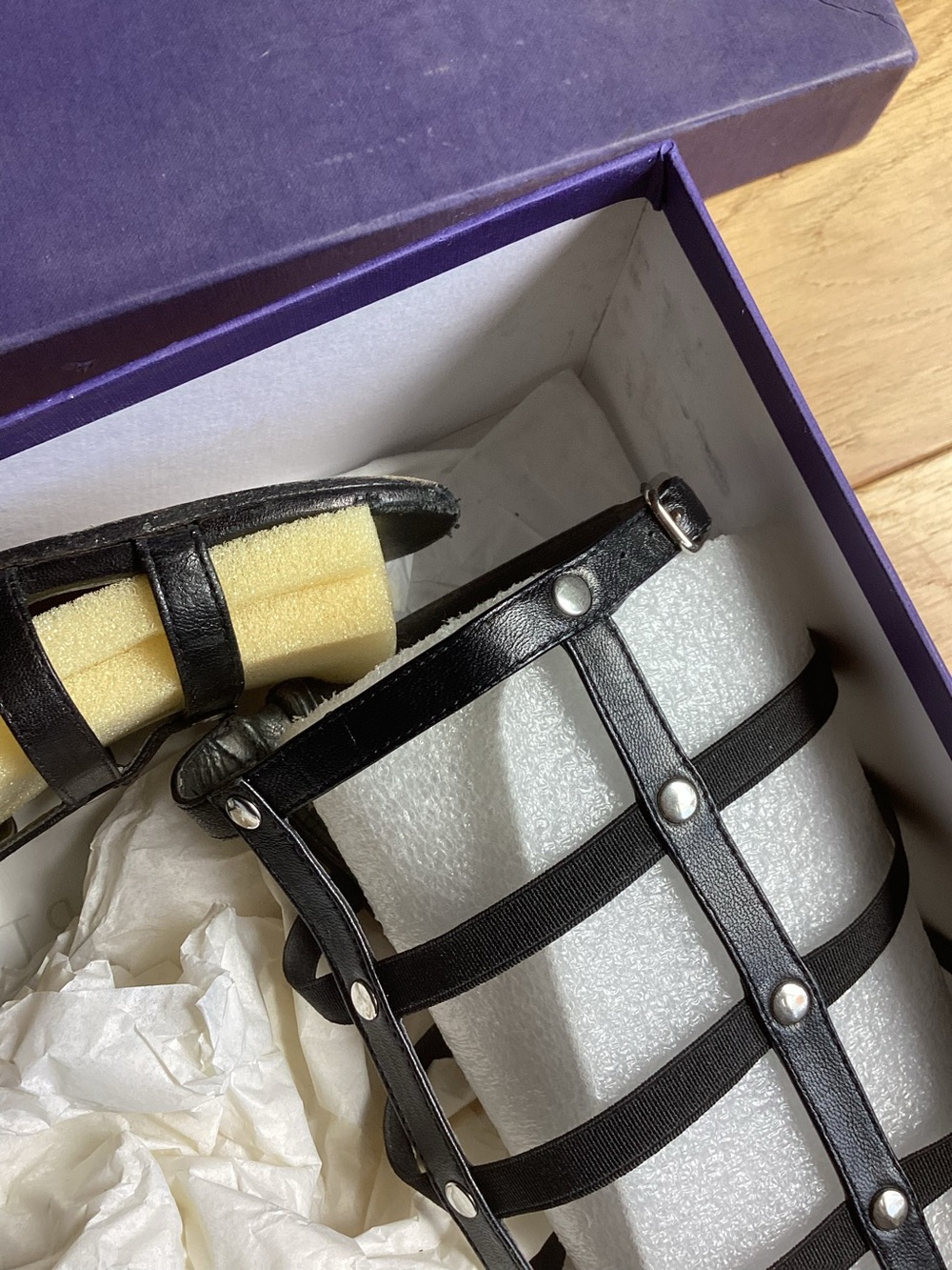Stuart Weitzman tall leather gladiator sandals - Picture 4 of 6